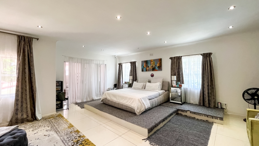 To Let 10 Bedroom Property for Rent in Constantia Western Cape